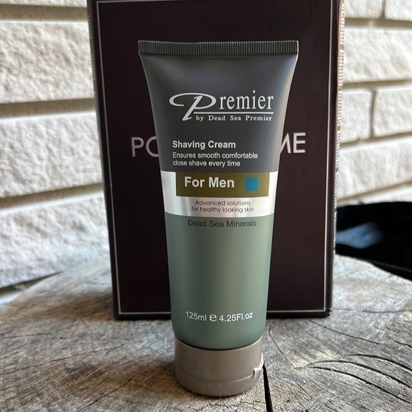 PREMIER Shave and Cleanse Gift Pack - Picture 6 of 9